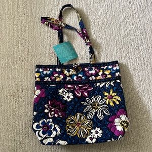 NWT Vera Bradley tote bag.